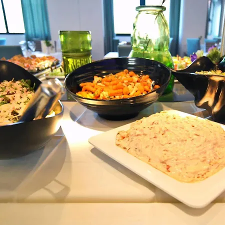 Mediterranean לגאנאס